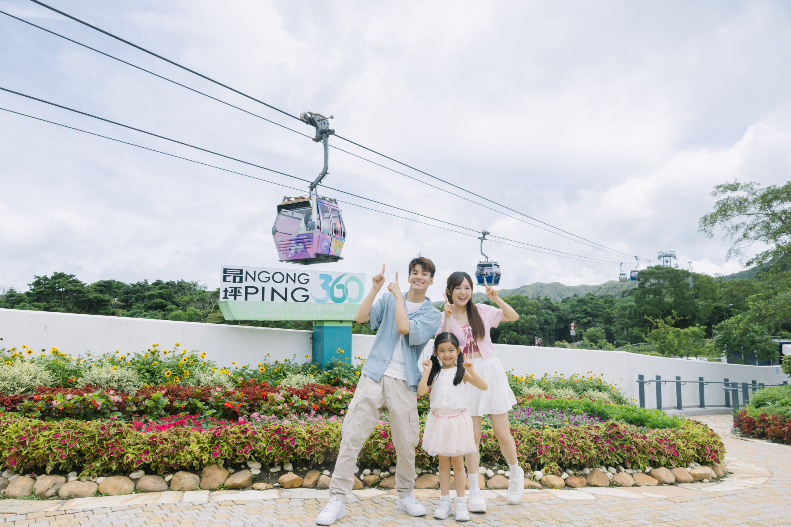 昂坪 360 X 香港迪士尼樂園：11 架迪士尼水晶纜車正式亮相